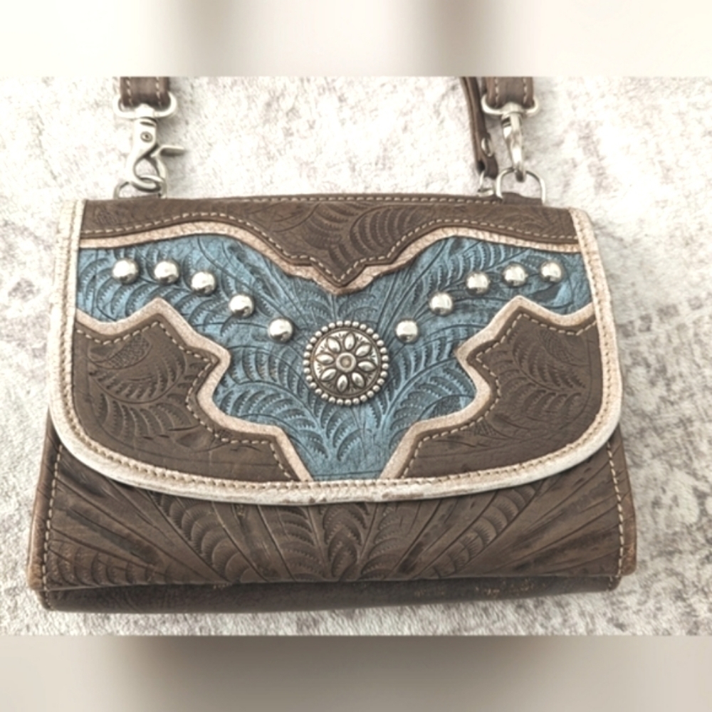 American West Genuine leather Western / Boho crossbody . - Picture 16 of 16